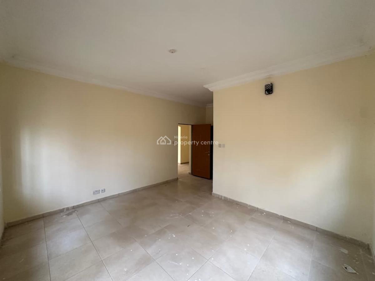 3 Bedroom Apartment, Mobil Road, Ajah, Lagos, Flat / Apartment for Rent