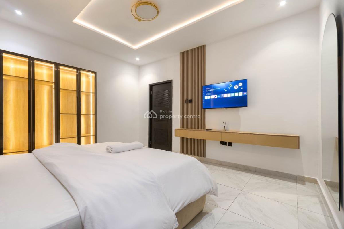 Lush 2bedroom, Off Admiralty Way, Lekki Phase 1, Lekki, Lagos, Flat / Apartment Short Let