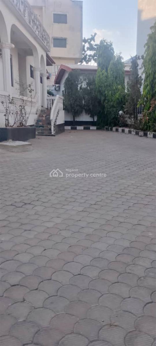 a Strategic Detached House with Penthouse, Maitama District, Abuja, Detached Bungalow for Sale