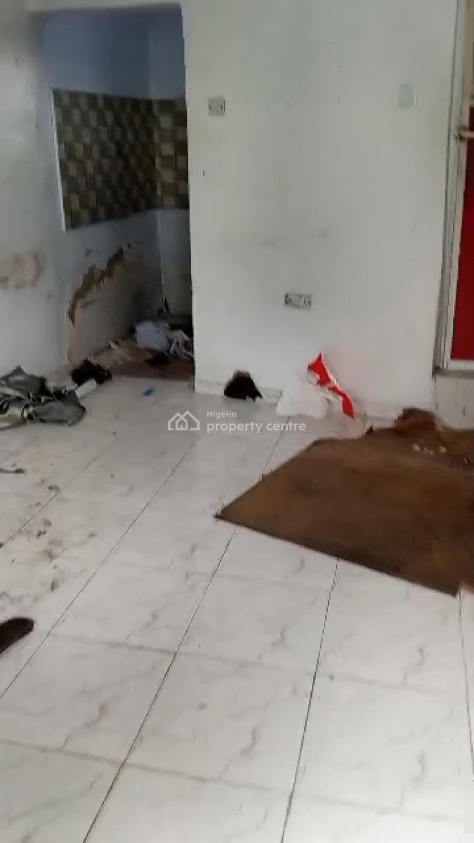 Neat Self Contained Unit, Alagomeji, Yaba, Lagos, Self Contain (single Rooms) for Rent