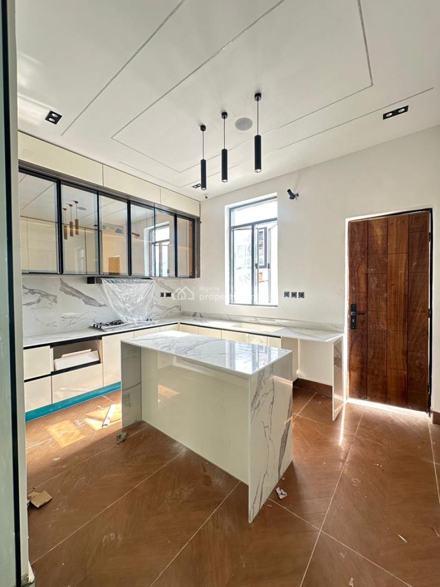 Elegant  Spacious 5 Bedroom Semi-detached Duplex +bq in a Secure Estate, Chevron, Lekki, Lagos, Semi-detached Duplex for Sale