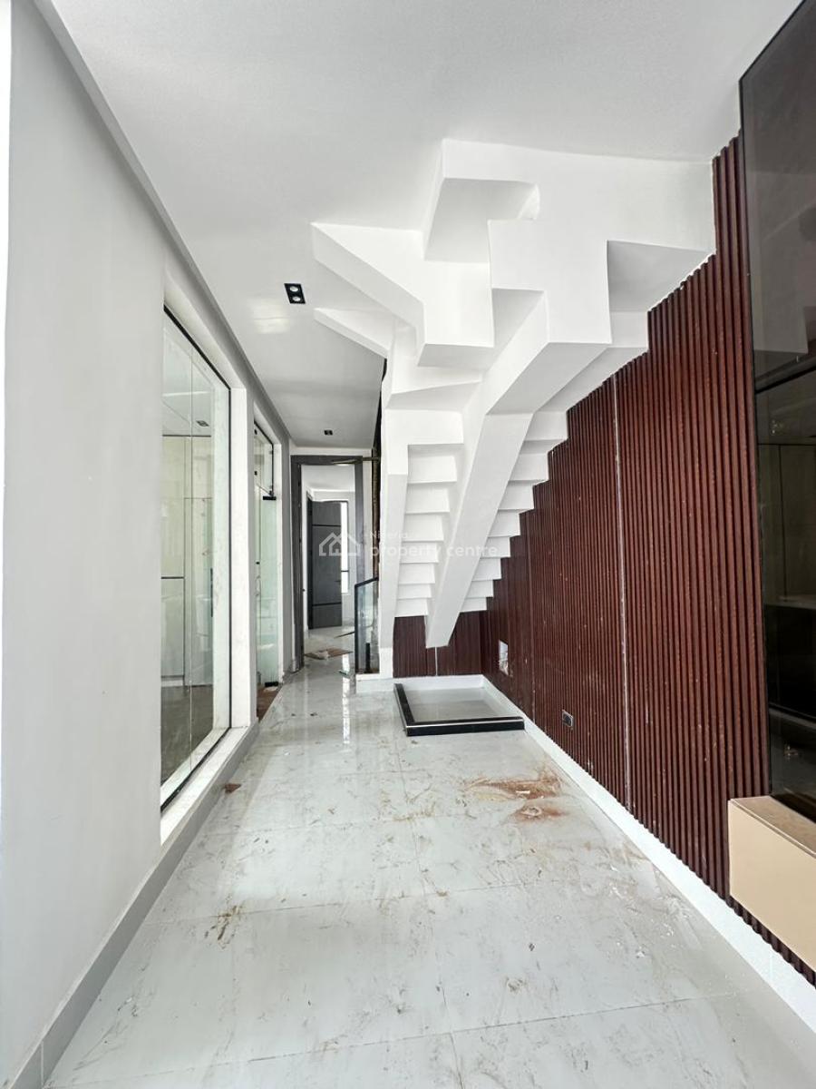 Elegant  Spacious 5 Bedroom Semi-detached Duplex +bq in a Secure Estate, Chevron, Lekki, Lagos, Semi-detached Duplex for Sale