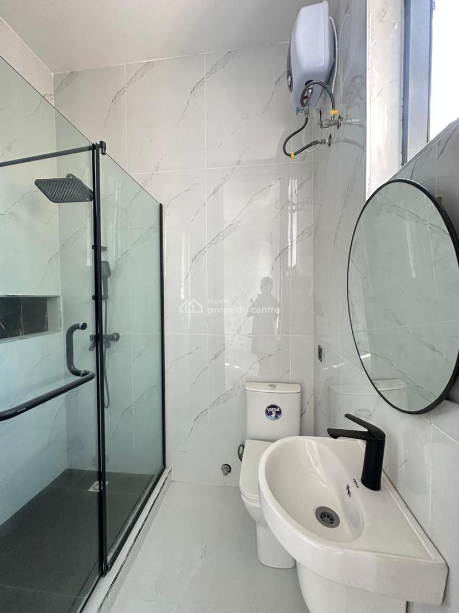 Elegant  Spacious 5 Bedroom Semi-detached Duplex +bq in a Secure Estate, Chevron, Lekki, Lagos, Semi-detached Duplex for Sale