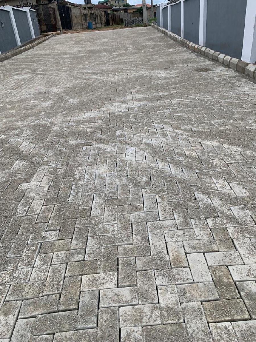 Spacious 4-bedroom Fully Detached Duplex with Bq, Ologuneru, Ibadan, Oyo, Detached Duplex for Sale