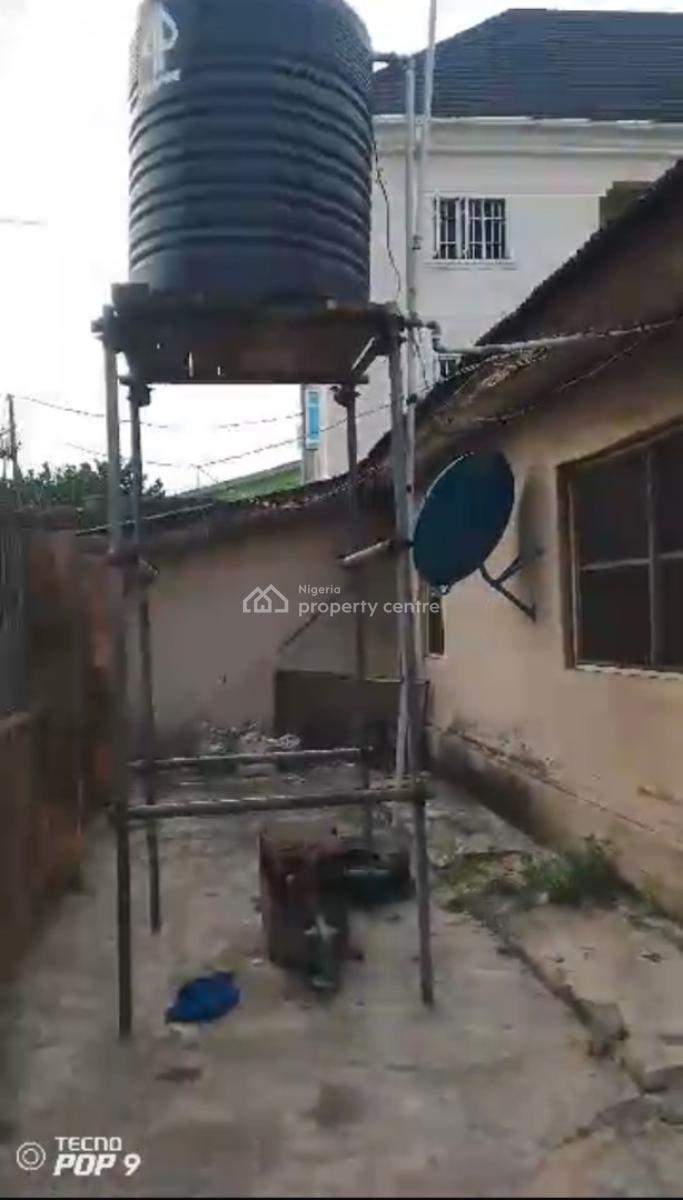 a Well Maintained Building, Lawanson Surulere, Surulere, Lagos, House for Sale