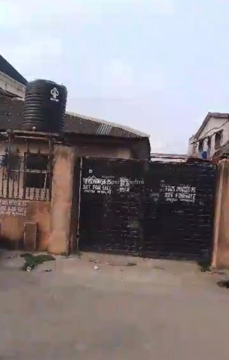 a Well Maintained Building, Lawanson Surulere, Surulere, Lagos, House for Sale