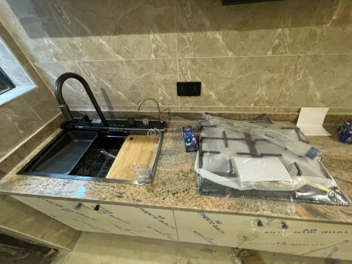 3bed Duplex Fo Sell, Maryland Ikeja, Mende, Maryland, Lagos, Flat / Apartment for Sale