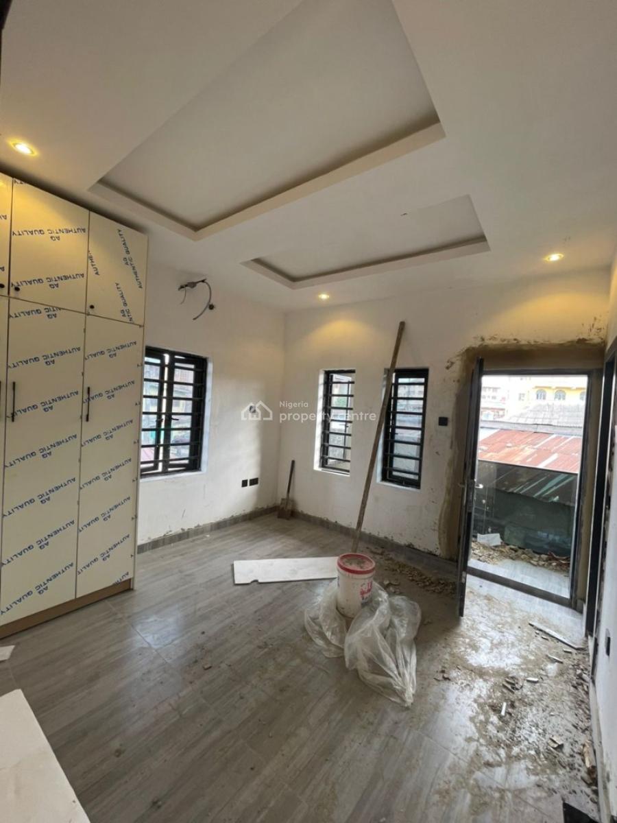 3bed Duplex Fo Sell, Maryland Ikeja, Mende, Maryland, Lagos, Flat / Apartment for Sale