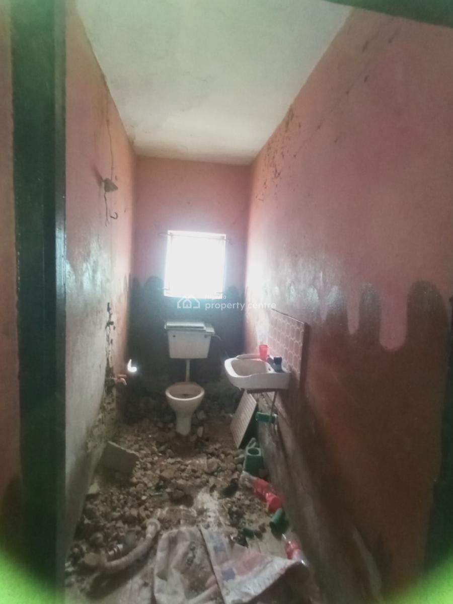 4 Units of 3 Bedroom Flat Facing a Busy Road Is Available for Both Com, Facing a Busy Road in Oworo, Oworonshoki, Kosofe, Lagos, Commercial Property for Rent