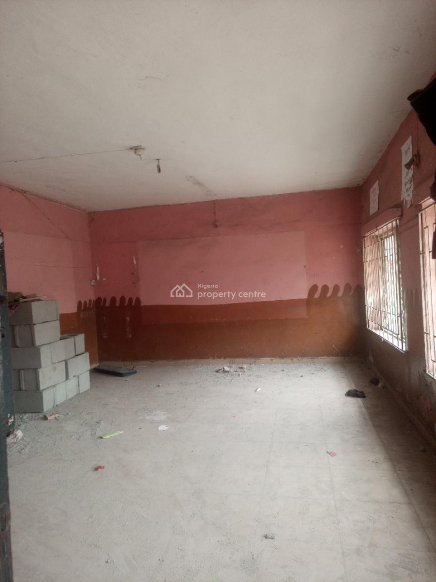 4 Units of 3 Bedroom Flat Facing a Busy Road Is Available for Both Com, Facing a Busy Road in Oworo, Oworonshoki, Kosofe, Lagos, Commercial Property for Rent
