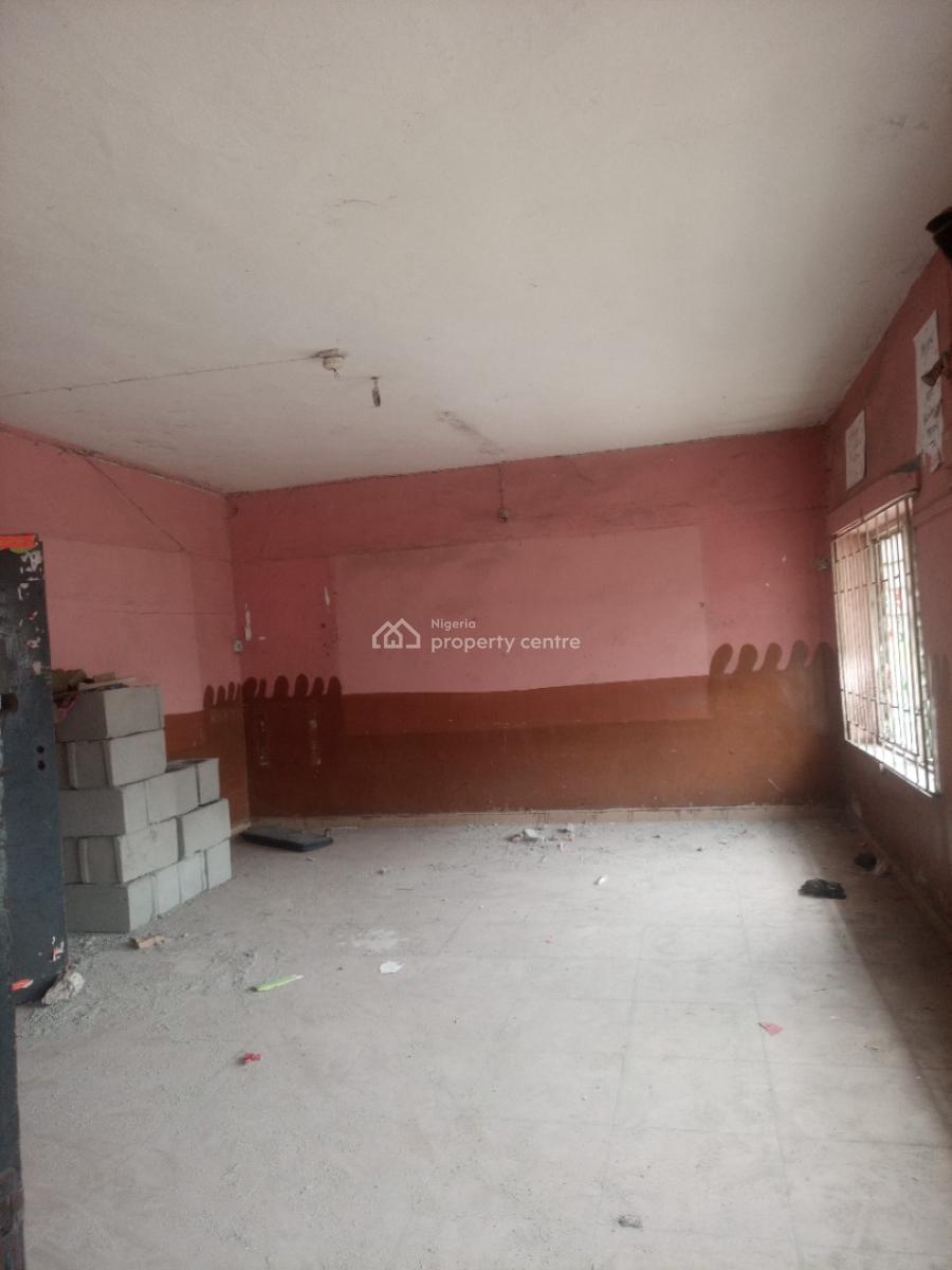 4 Units of 3 Bedroom Flat Facing a Busy Road Is Available for Both Com, Facing a Busy Road in Oworo, Oworonshoki, Kosofe, Lagos, Commercial Property for Rent
