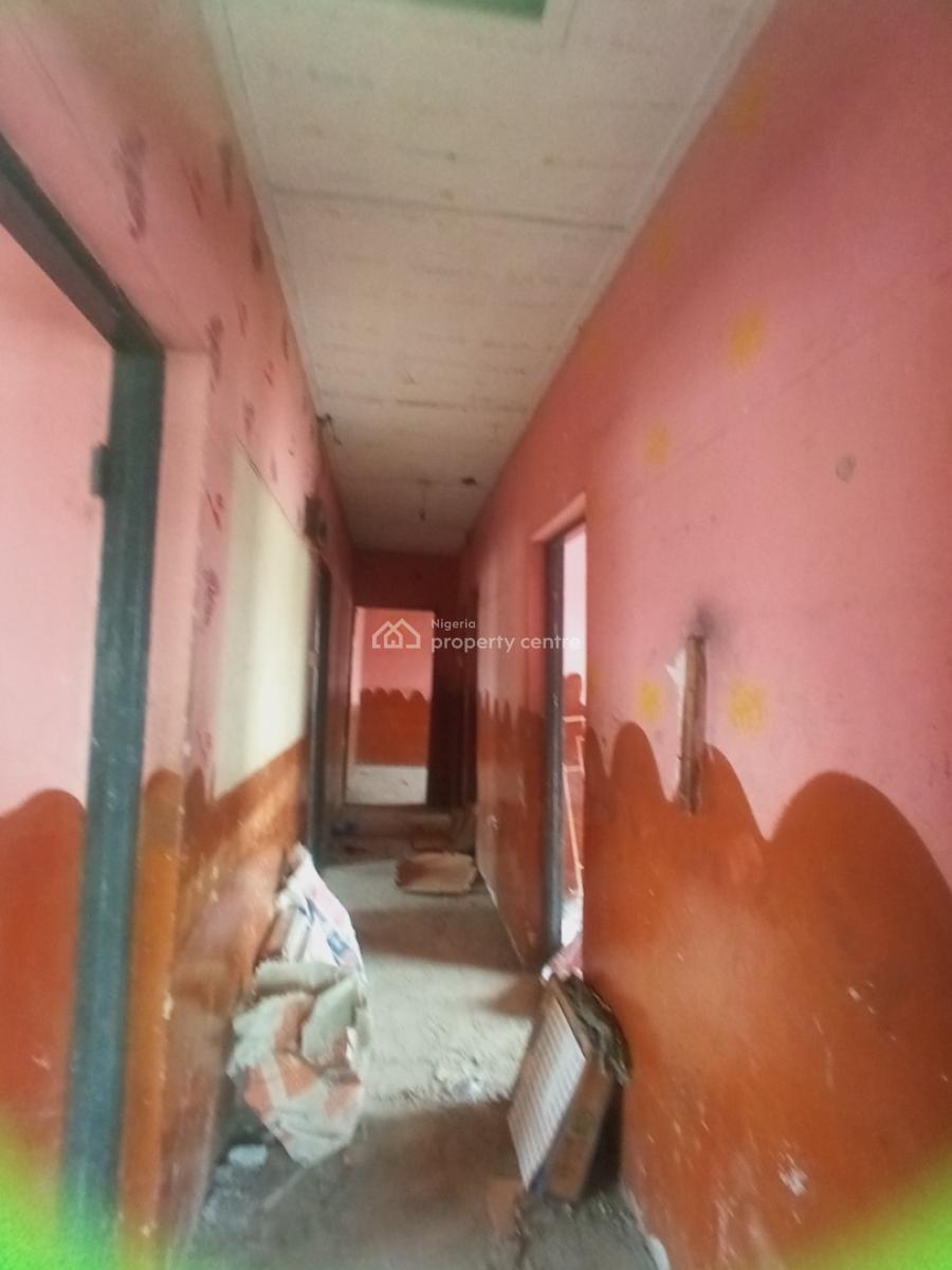 4 Units of 3 Bedroom Flat Facing a Busy Road Is Available for Both Com, Facing a Busy Road in Oworo, Oworonshoki, Kosofe, Lagos, Commercial Property for Rent