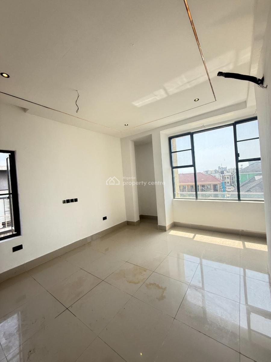 Luxury 2 Bedroom Service Apartment with Swimming Pool, Lekki Phase 1, Lekki, Lagos, Flat / Apartment for Sale