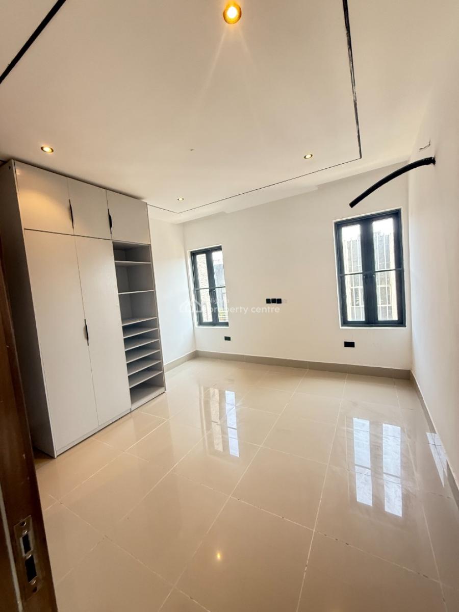 Luxury 2 Bedroom Service Apartment with Swimming Pool, Lekki Phase 1, Lekki, Lagos, Flat / Apartment for Sale