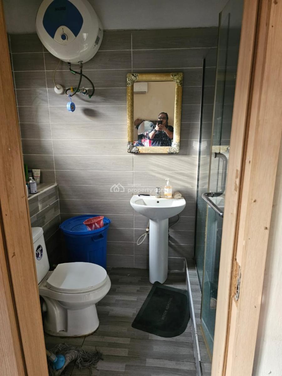 Exquisite 3 Bedroom  Furnished Apartment + Invater in a Secure Estate, Lekki Phase 1, Lekki, Lagos, Flat / Apartment for Rent