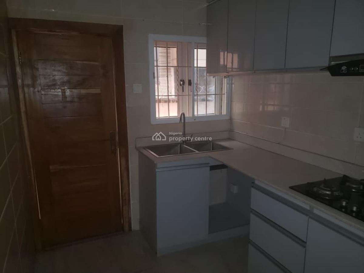 Standard 2 Bedroom Flat, Megamund Estate,ikate, Lekki, Lagos, Flat / Apartment for Rent