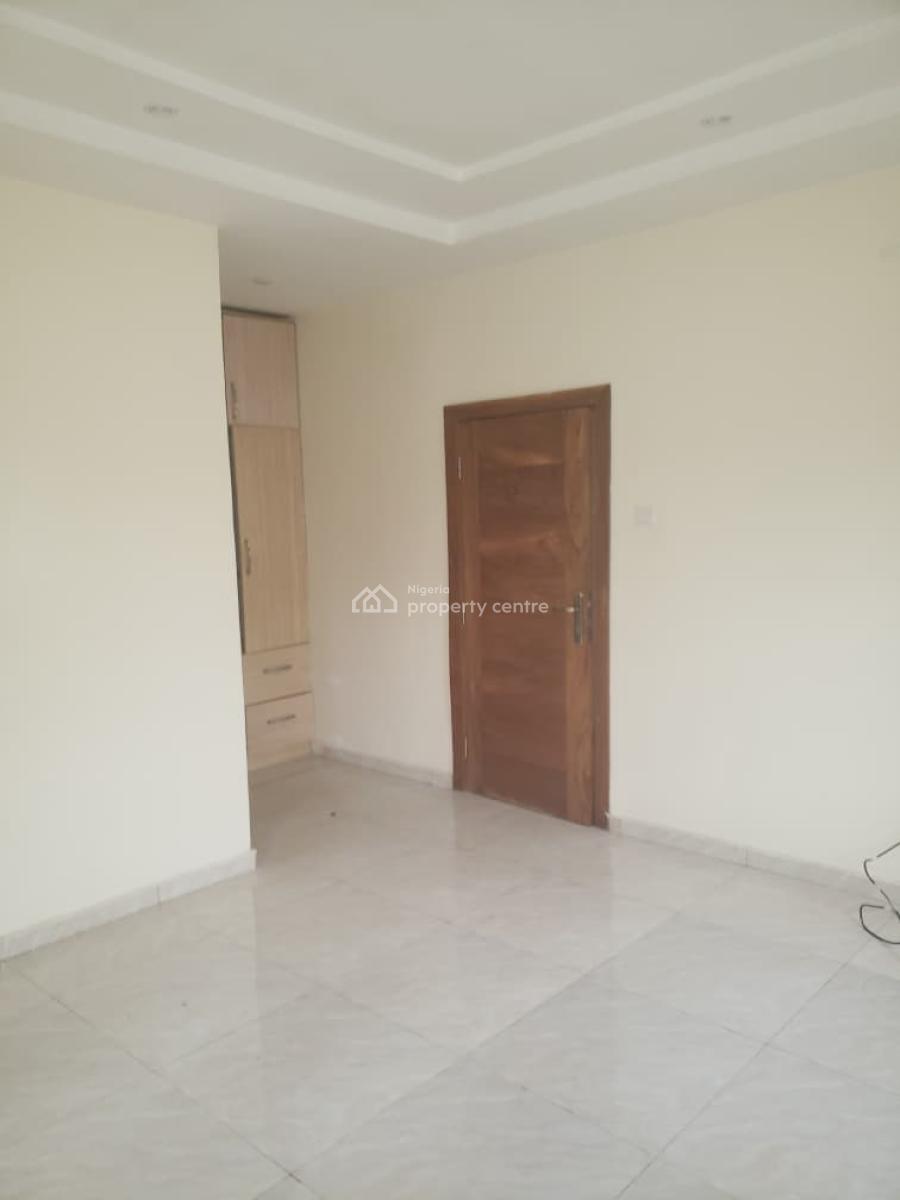 Standard 2 Bedroom Flat, Megamund Estate,ikate, Lekki, Lagos, Flat / Apartment for Rent