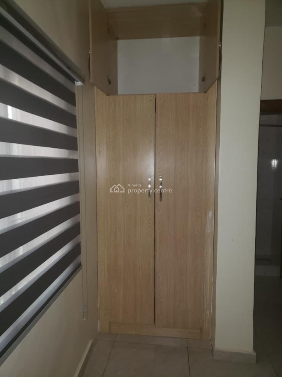 Standard 2 Bedroom Flat, Megamund Estate,ikate, Lekki, Lagos, Flat / Apartment for Rent