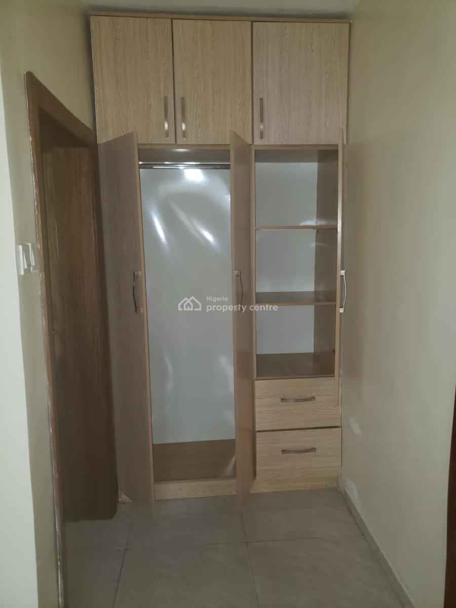 Standard 2 Bedroom Flat, Megamund Estate,ikate, Lekki, Lagos, Flat / Apartment for Rent