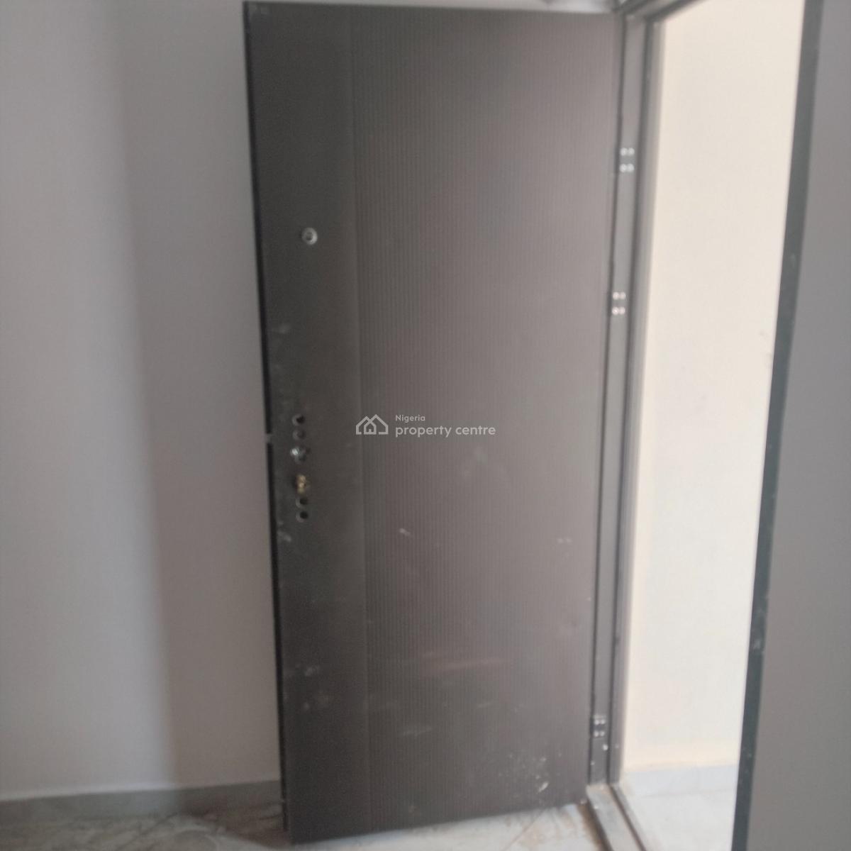 Massive 3 Bedroom Flat, Omole Phase 2 Gra, Omole Phase 2, Ikeja, Lagos, Flat / Apartment for Rent