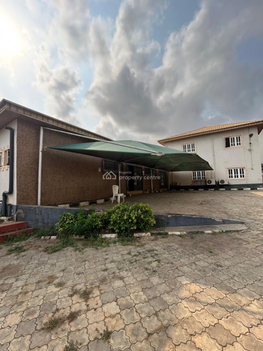 Well-maintained and Fully Operational Hotel Facility  Prime Location, Gra, Onikolobo, Abeokuta South Ogun State., Abeokuta South, Ogun, Hotel / Guest House for Rent