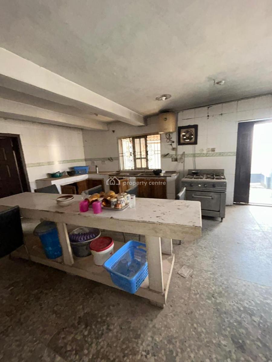 Well-maintained and Fully Operational Hotel Facility  Prime Location, Gra, Onikolobo, Abeokuta South Ogun State., Abeokuta South, Ogun, Hotel / Guest House for Rent