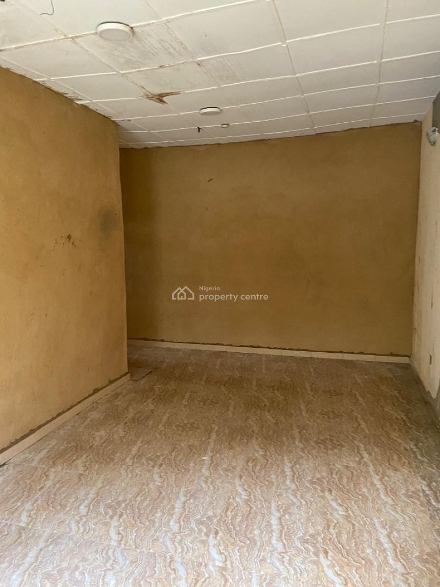 a Clean and Spacious Room and Parlor, Agodongbon Housing Estate Along Lucky Fiber Road, Ikorodu, Lagos, Flat / Apartment for Rent