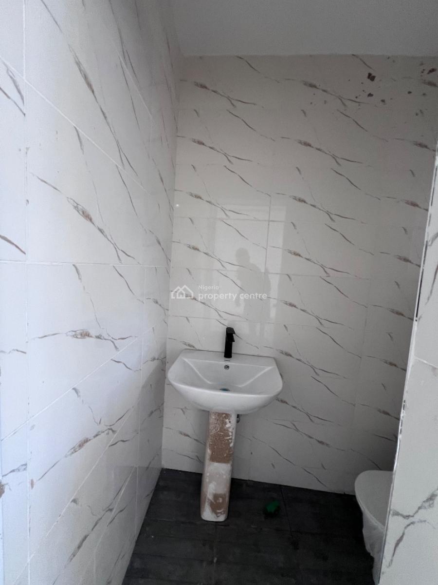 Newly Built 2 Bedroom, Fish Market Area, Karmo, Abuja, Flat / Apartment for Sale
