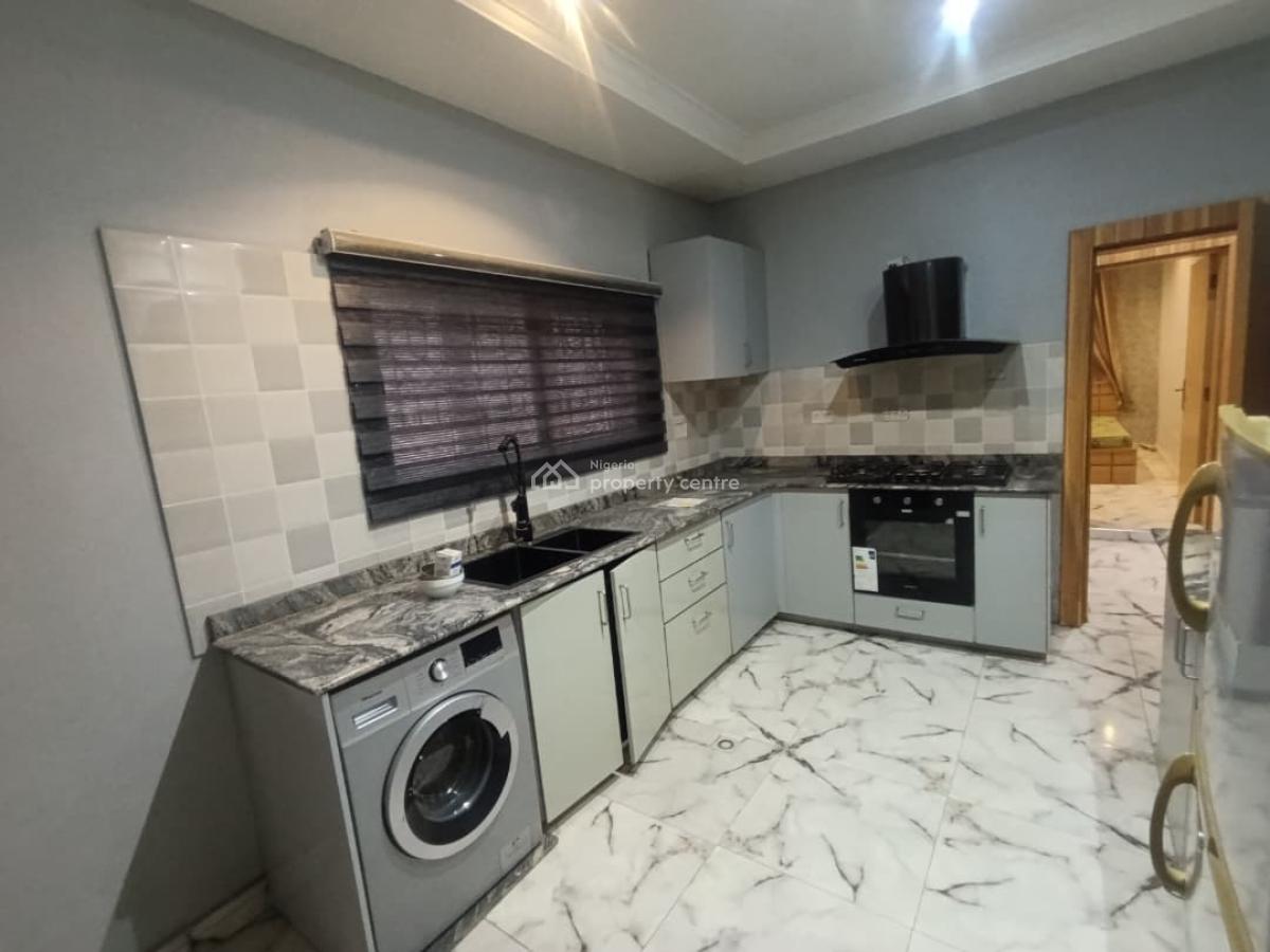 5 Bedrooms Semi Detached Duplex, Customs Gate, Oluyole Estate, Ibadan., Ibadan, Oyo, Semi-detached Duplex for Sale