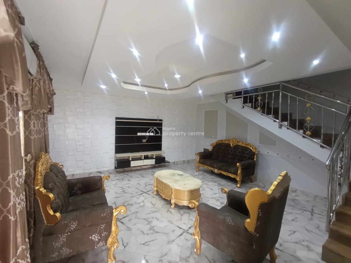 5 Bedrooms Semi Detached Duplex, Customs Gate, Oluyole Estate, Ibadan., Ibadan, Oyo, Semi-detached Duplex for Sale