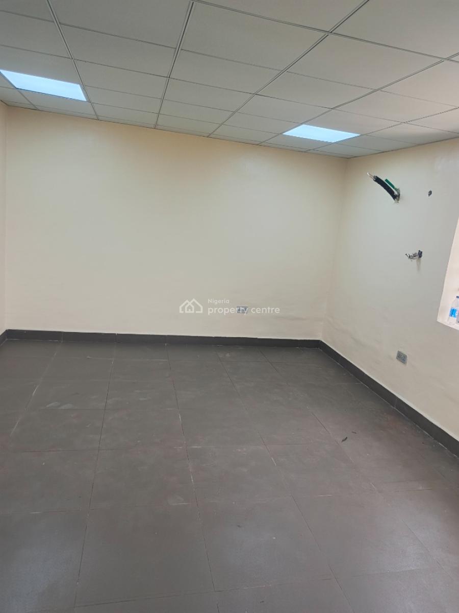 Open Plan Office Spcae, Ilepo Agege Alimosho Lga, Agege, Lagos, Office Space for Rent