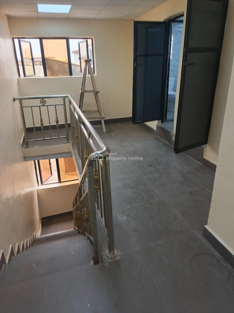 Open Plan Office Spcae, Ilepo Agege Alimosho Lga, Agege, Lagos, Office Space for Rent