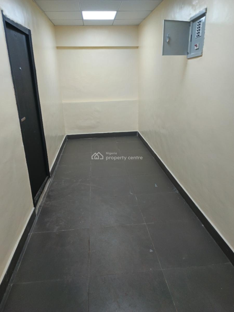 Open Plan Office Spcae, Ilepo Agege Alimosho Lga, Agege, Lagos, Office Space for Rent
