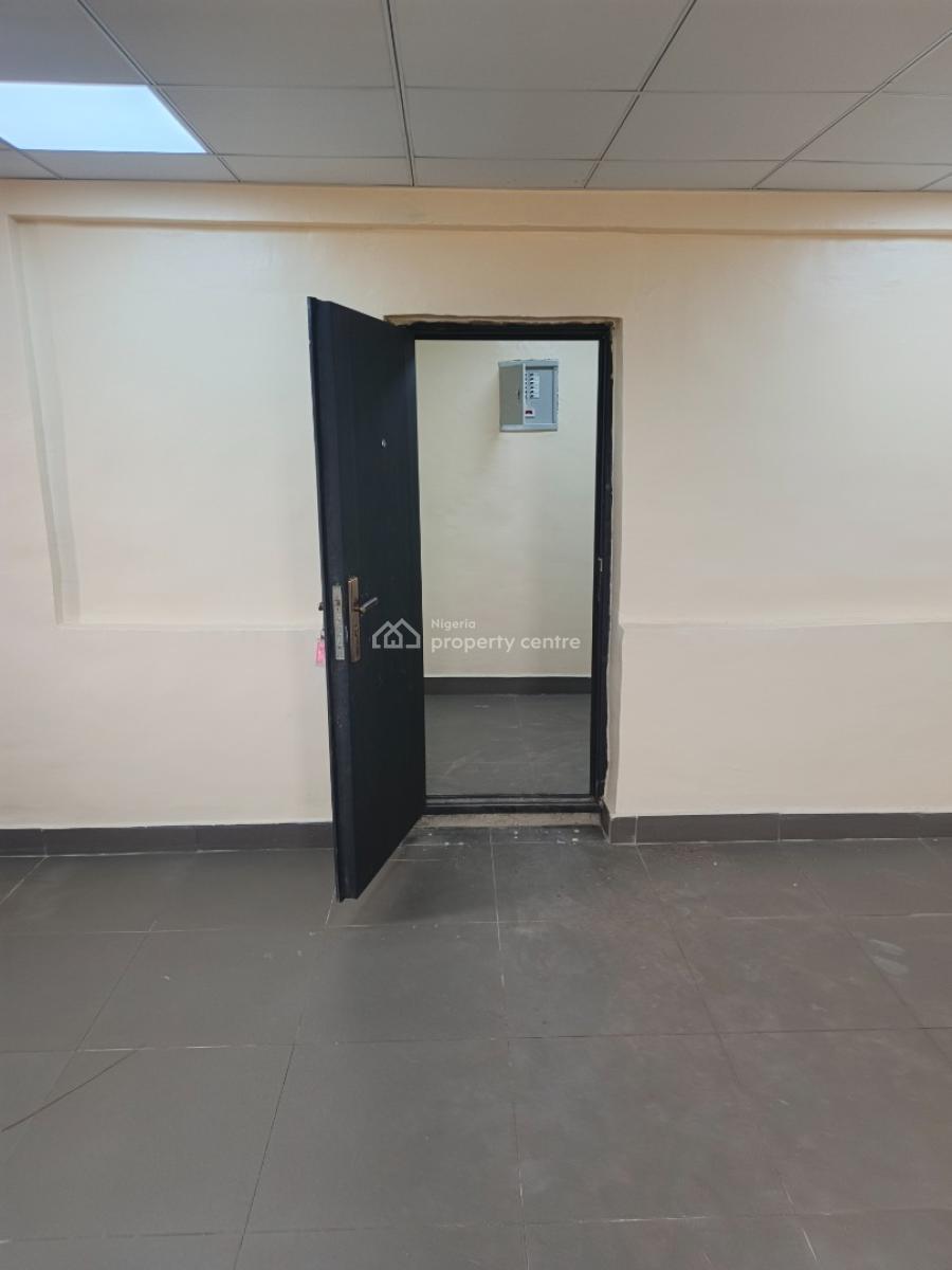 Open Plan Office Spcae, Ilepo Agege Alimosho Lga, Agege, Lagos, Office Space for Rent