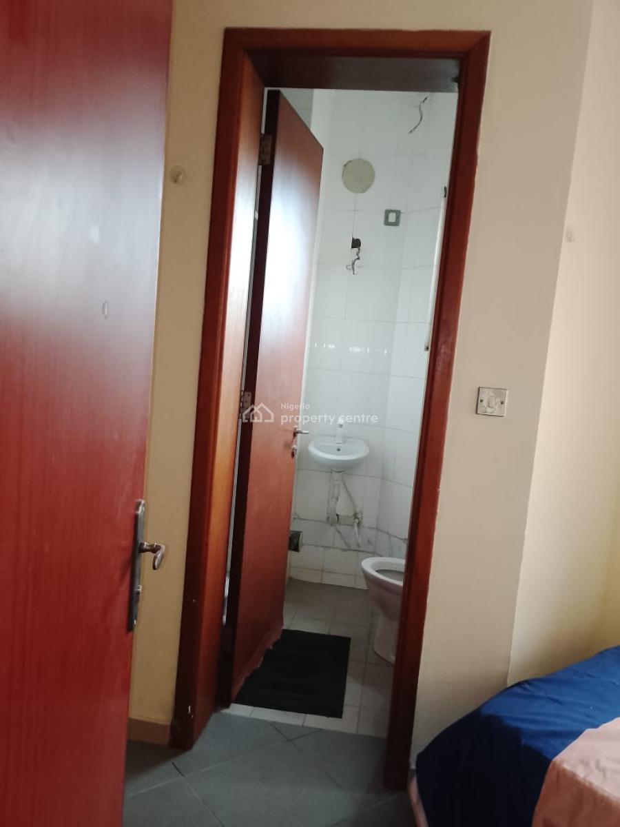 a Neat Room Self-contain Bq Is, Off Awolowo Road, Ikoyi., Ikoyi, Lagos, Self Contain (single Rooms) for Rent