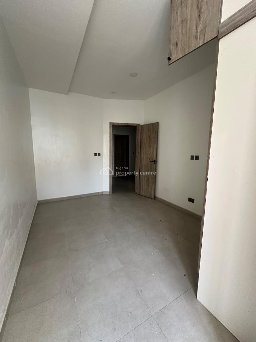 Semi Masters Room in Orchid Road., Orchid Road, Royal Pine Gate 1., Lekki Phase 1, Lekki, Lagos, Terraced Duplex for Rent