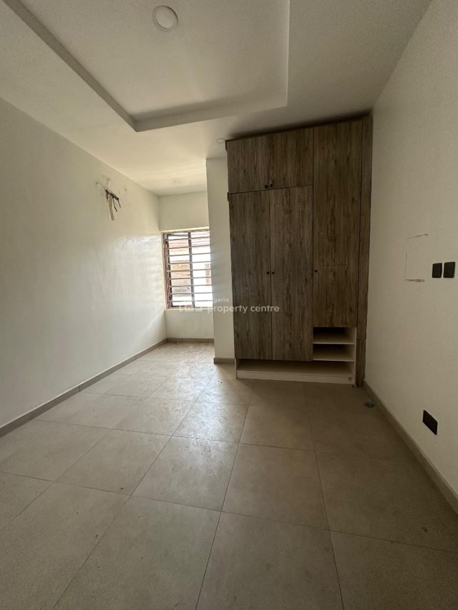 Semi Masters Room in Orchid Road., Orchid Road, Royal Pine Gate 1., Lekki Phase 1, Lekki, Lagos, Terraced Duplex for Rent