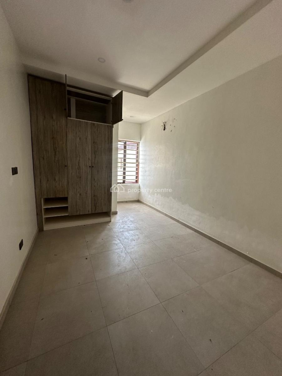 Semi Masters Room in Orchid Road., Orchid Road, Royal Pine Gate 1., Lekki Phase 1, Lekki, Lagos, Terraced Duplex for Rent