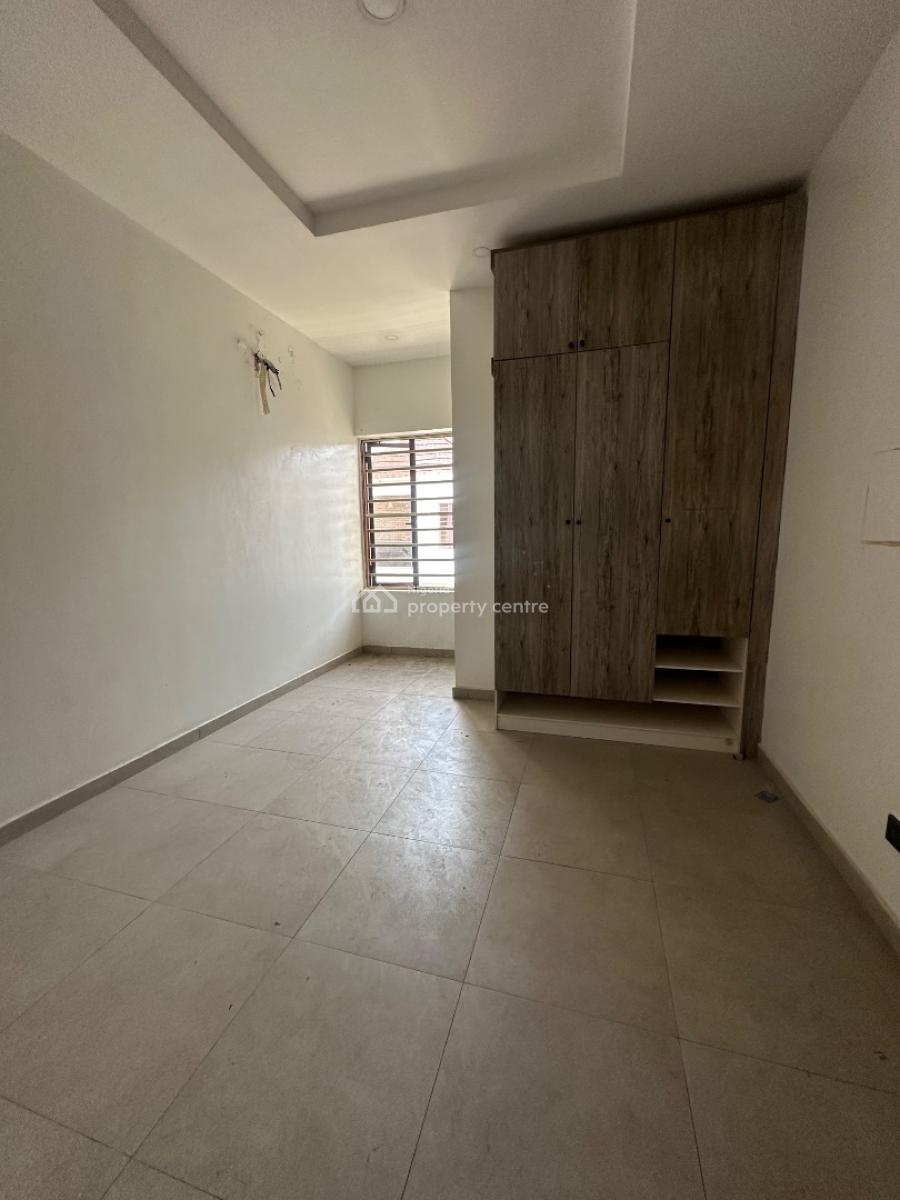 Semi Masters Room in Orchid Road., Orchid Road, Royal Pine Gate 1., Lekki Phase 1, Lekki, Lagos, Terraced Duplex for Rent