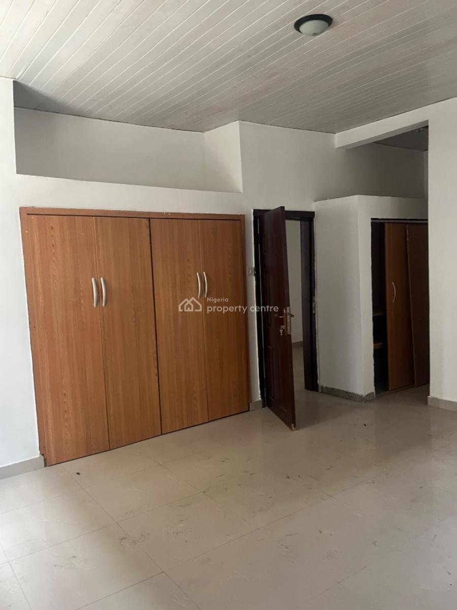 Spacious Ensuite Bedroom Upstairs for Office Or Residential Use, By Chisco Junction, Ikate Elegushi, Lekki, Lagos, Flat / Apartment for Rent