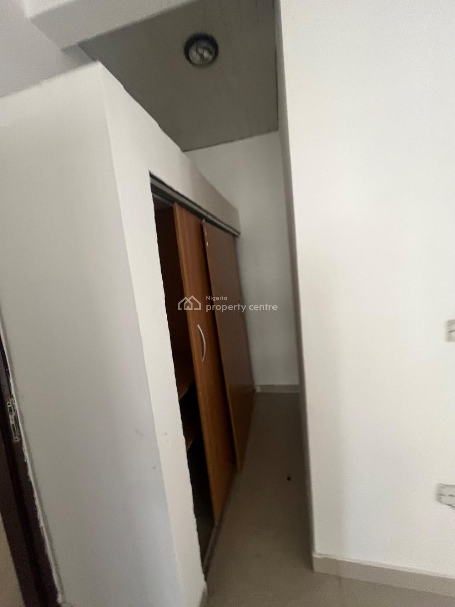 Spacious Ensuite Bedroom Upstairs for Office Or Residential Use, By Chisco Junction, Ikate Elegushi, Lekki, Lagos, Flat / Apartment for Rent