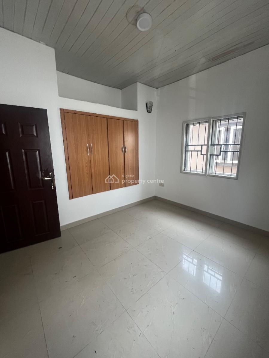 Miniflat  (upstairs ) Office and Residential Use, By Chisco Junction, Ikate Elegushi, Lekki, Lagos, Flat / Apartment for Rent