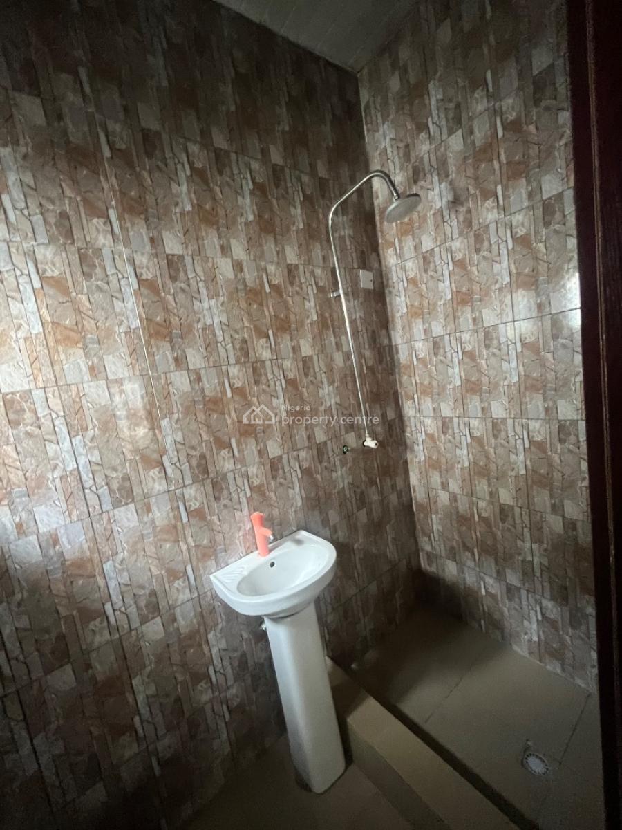 Miniflat  (upstairs ) Office and Residential Use, By Chisco Junction, Ikate Elegushi, Lekki, Lagos, Flat / Apartment for Rent