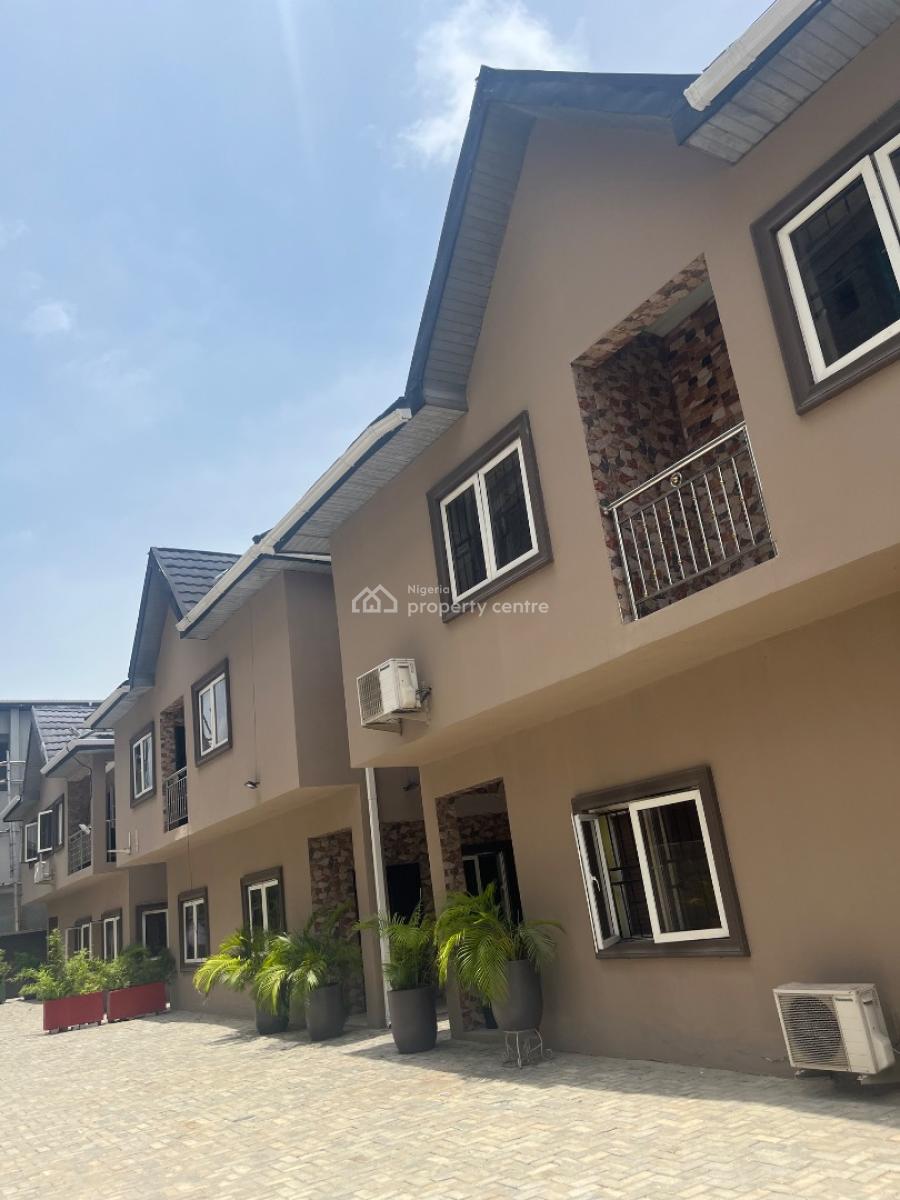Miniflat  (upstairs ) Office and Residential Use, By Chisco Junction, Ikate Elegushi, Lekki, Lagos, Flat / Apartment for Rent