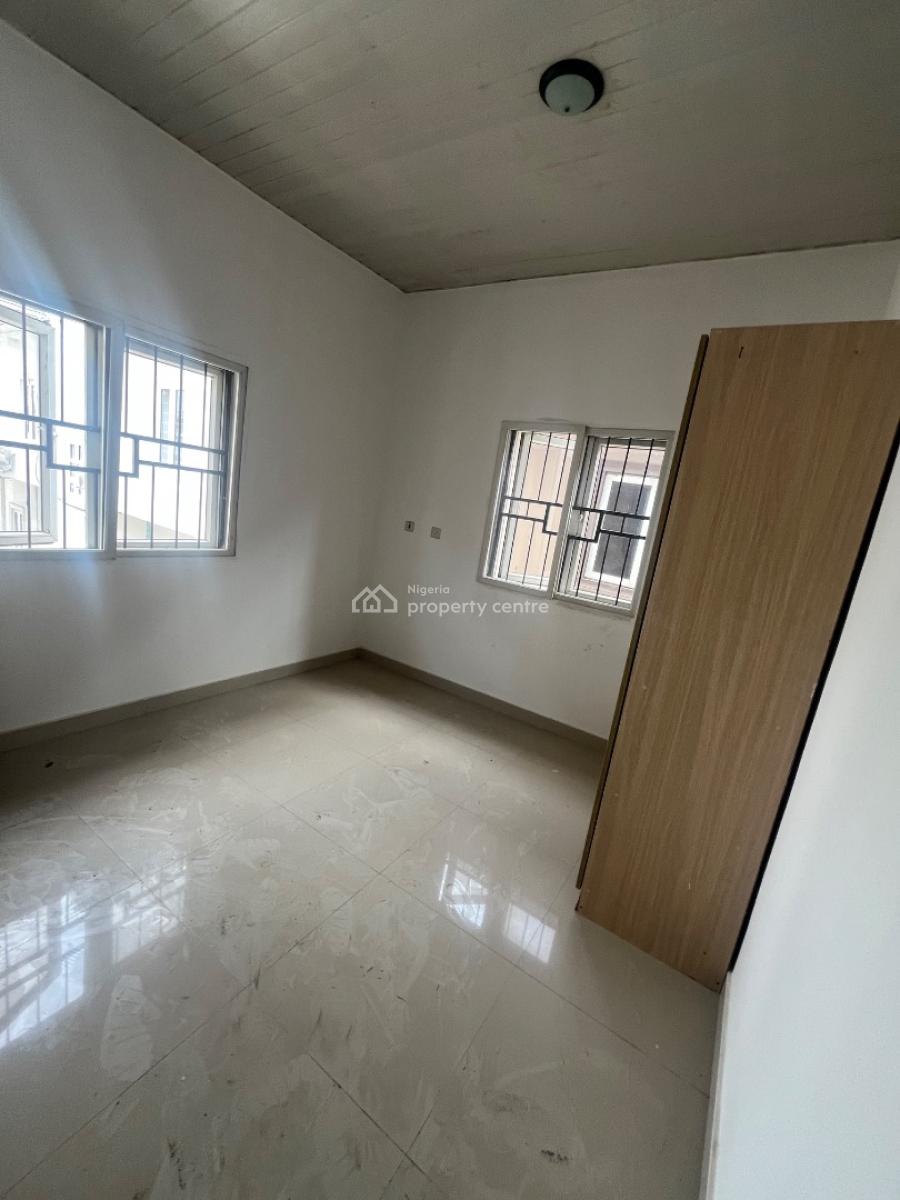 Miniflat  (upstairs ) Office and Residential Use, By Chisco Junction, Ikate Elegushi, Lekki, Lagos, Flat / Apartment for Rent