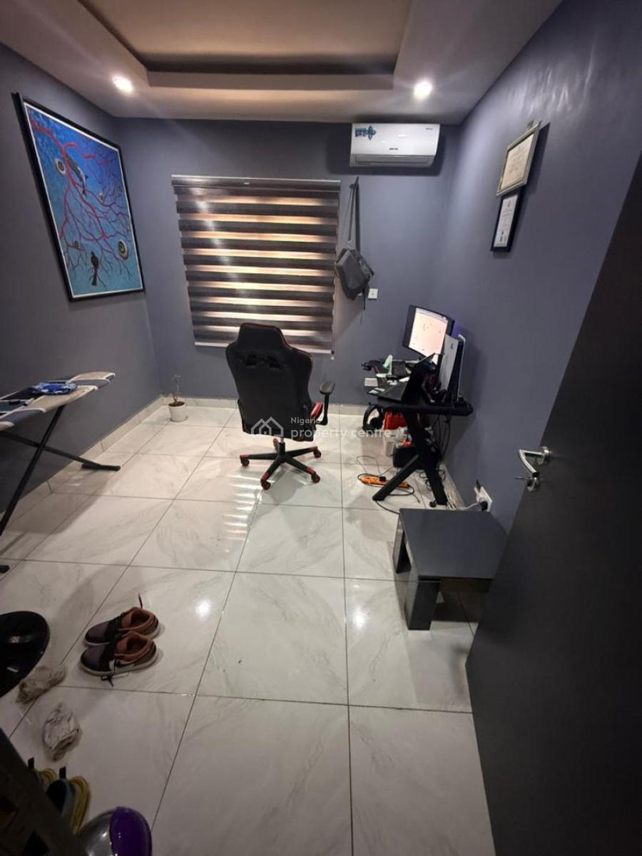 Distress 2 Bedroom Block of Flats, Lifecamp District, Life Camp, Abuja, Block of Flats for Sale