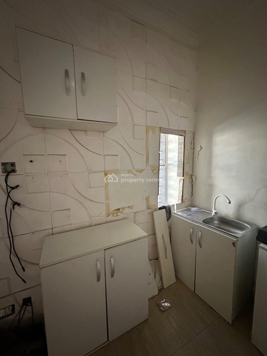 Masters Room in a Shared Apartment, Chervon Drive, Lekki Phase 1, Lekki, Lagos, Terraced Duplex for Sale