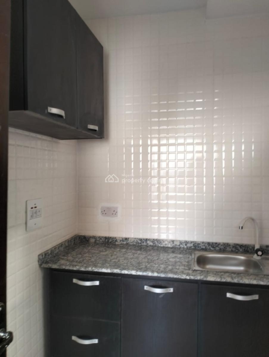 Very Clean 2 Bedroom Flat, Martins Estate Ojodu Berger Extension, Ojodu, Lagos, Flat / Apartment for Rent