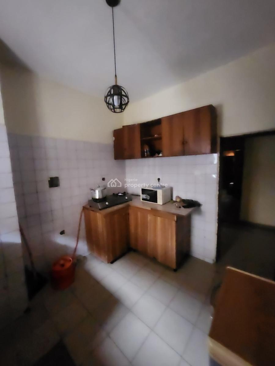 Clean 2 Bedroom Flat, Pay and Packin, Ground Floor, Wuse Zone, Wuse, Abuja, Flat / Apartment for Rent