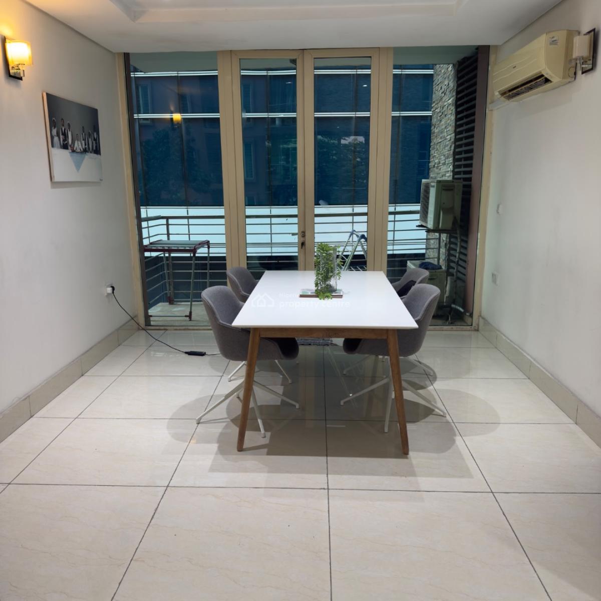 Shared 4 Bedroom Apartment in Ikoyi, Ikoyi, Lagos, Flat / Apartment for Rent